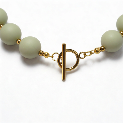 Collar Arcoíris Verde Oliva Dorado